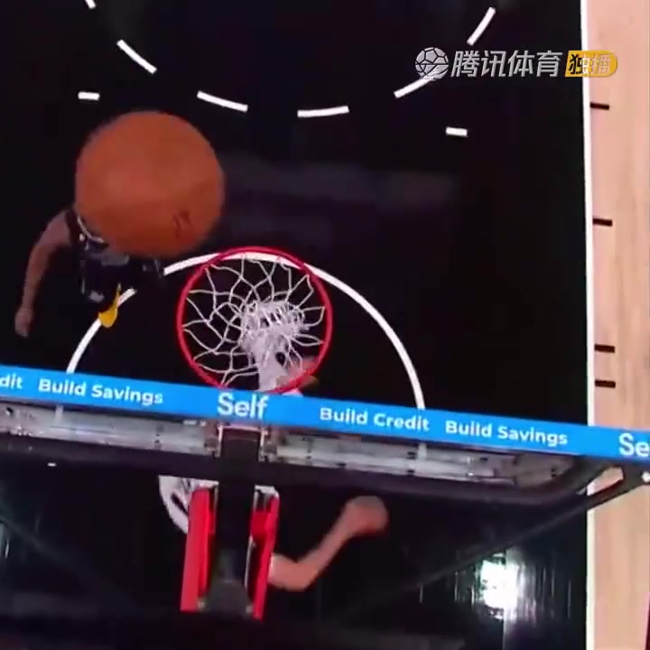 罕見一幕！努爾基奇拋投